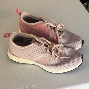 Nike Women's DualTone Racer Pink Gym Running Shoe